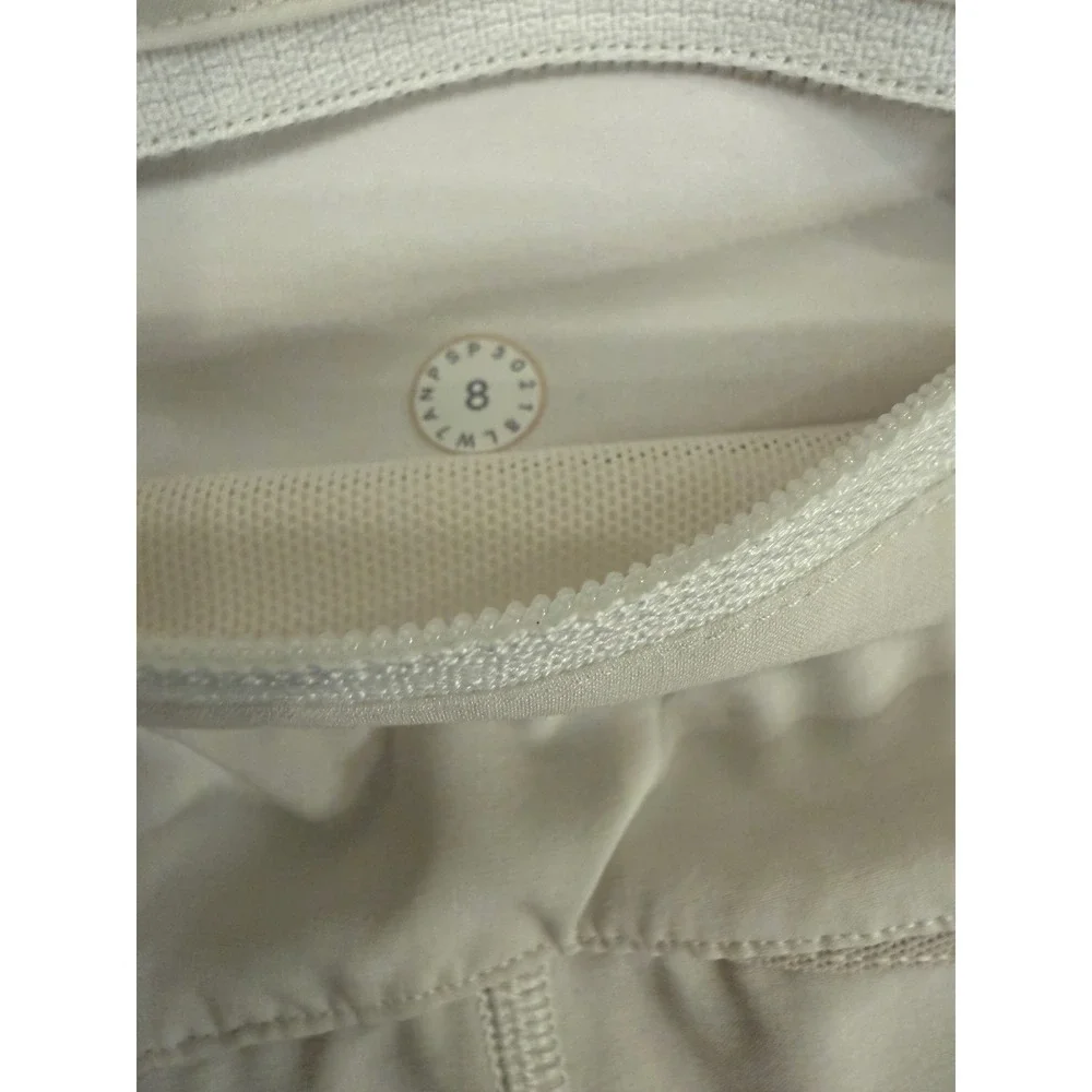 Lululemon White Track Hotty Hot Running Shorts Size 8‎ Athletic Workout Gym